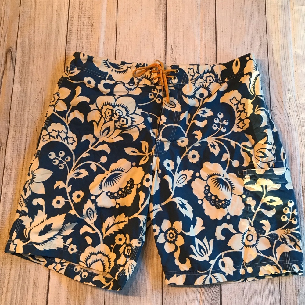 J.Crew Mens Factory 9″ Printed Board Shorts Sz 32